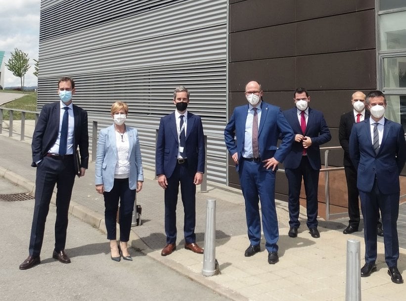 La consejera de Desarrollo Económico, Sostenibilidad y Medio Ambiente del Gobierno Vasco visita la sede de Lantek en el Parque Tecnológico de Miñano